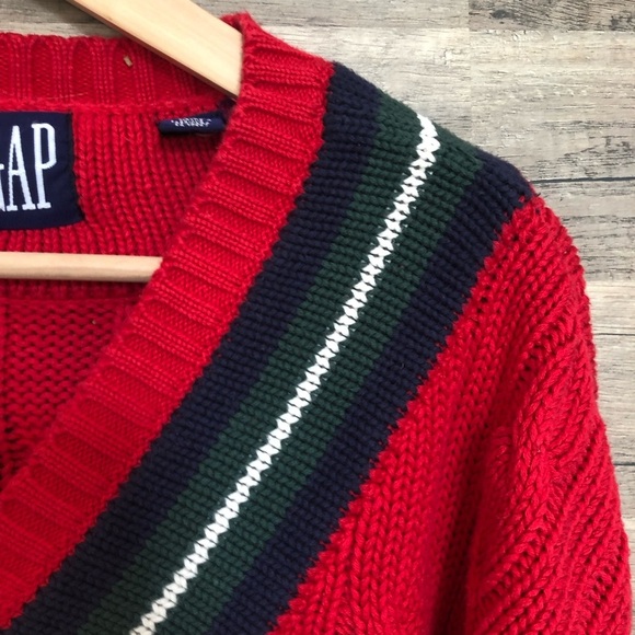 GAP Vintage Preppy Oversize Red Cotton V-Neck Men's Sweater Small Medium - Picture 4 of 8